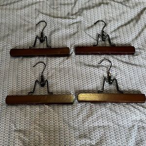 Set of 4 pant hangers